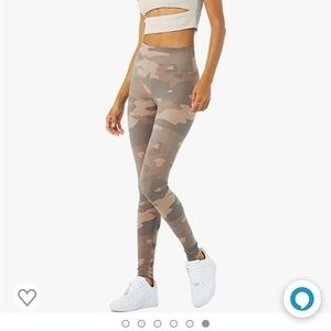 Alo Yoga Camo Leggings